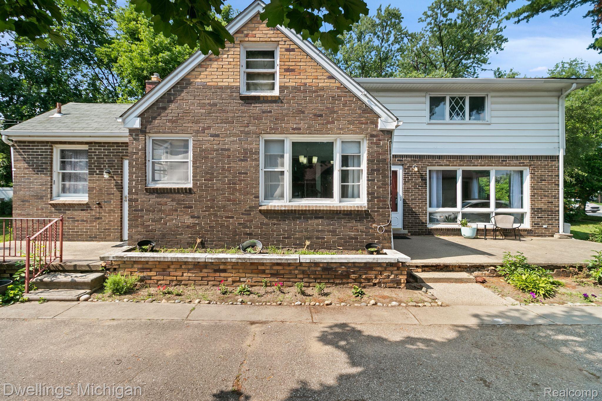 20013 Farmington Road Livonia, MI 48152 - Photo 30 of 33 Gallery Image 30