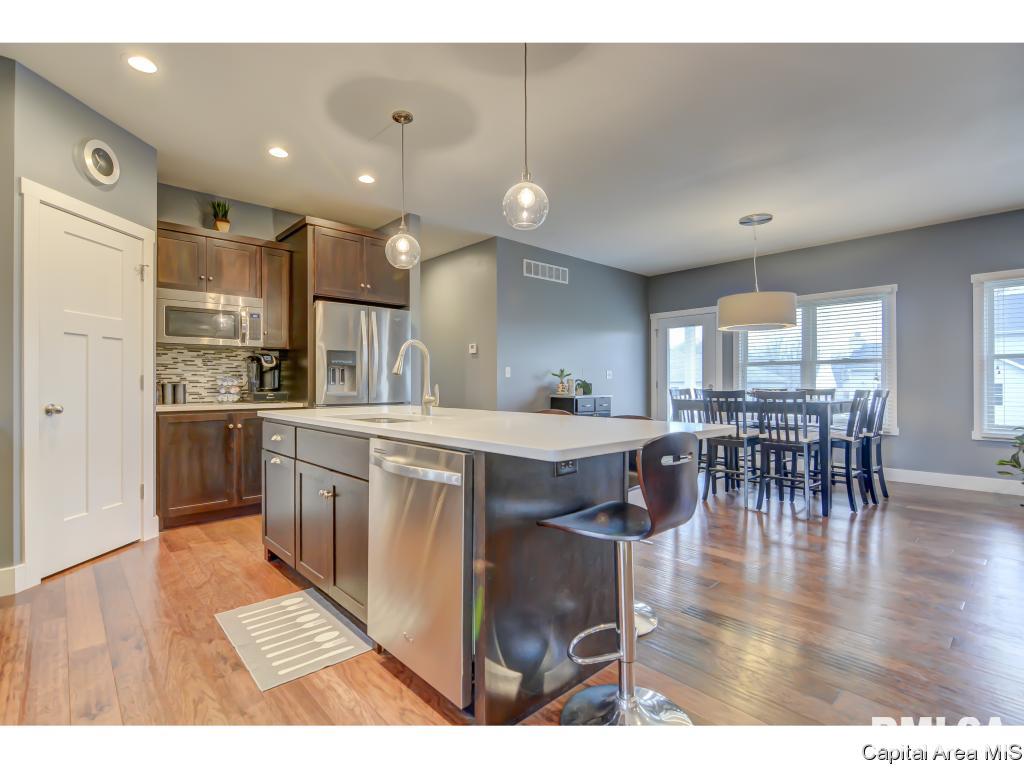517 Sawmill Court Rochester, IL 62563 - Photo 11 of 34