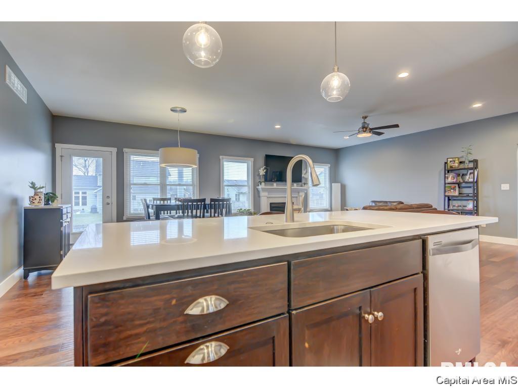517 Sawmill Court Rochester, IL 62563 - Photo 13 of 34