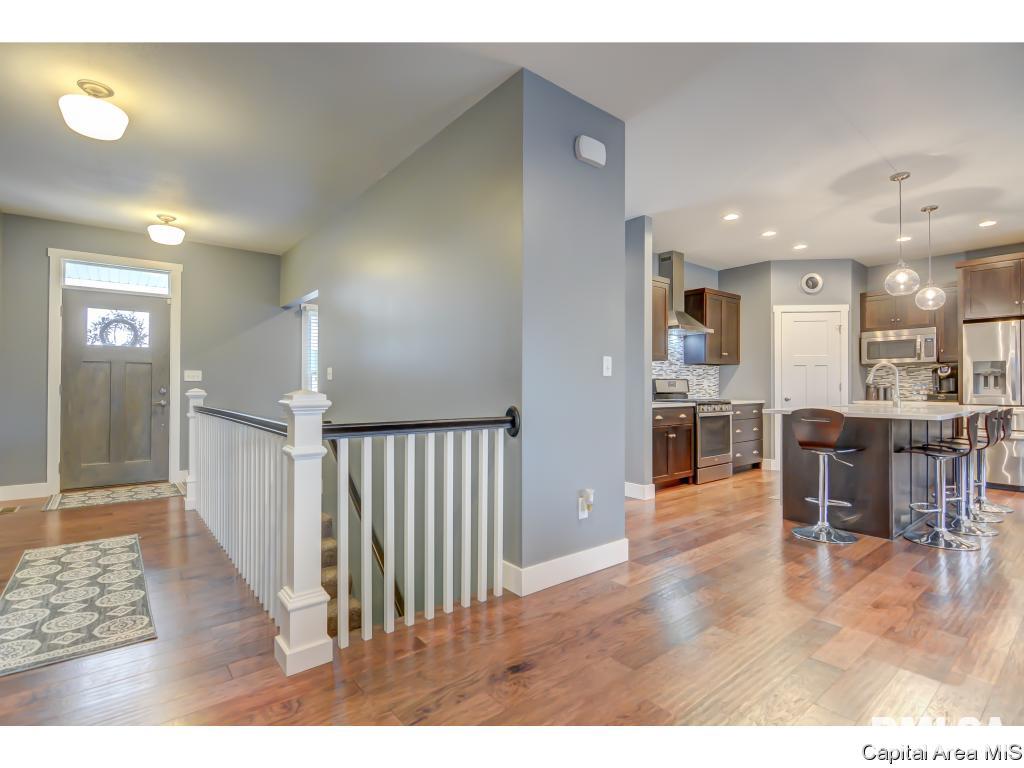 517 Sawmill Court Rochester, IL 62563 - Photo 3 of 34