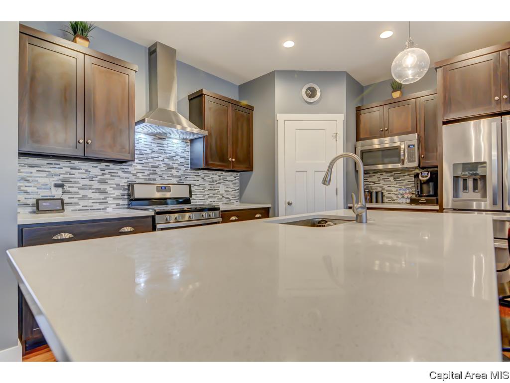 517 Sawmill Court Rochester, IL 62563 - Photo 5 of 34