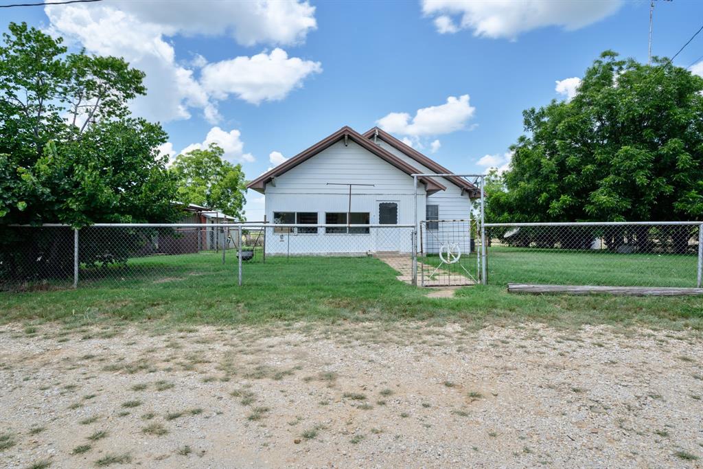 8 Southwest Poteet Road Bryson, TX 76427 - Photo 19 of 40