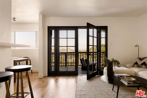 $1,225,000 | 1863 Burnell Drive, Los Angeles, CA 90065
