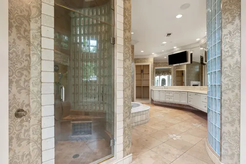 $4,200,000 | 835 Echo Lane, Hedwig Village, TX 77024