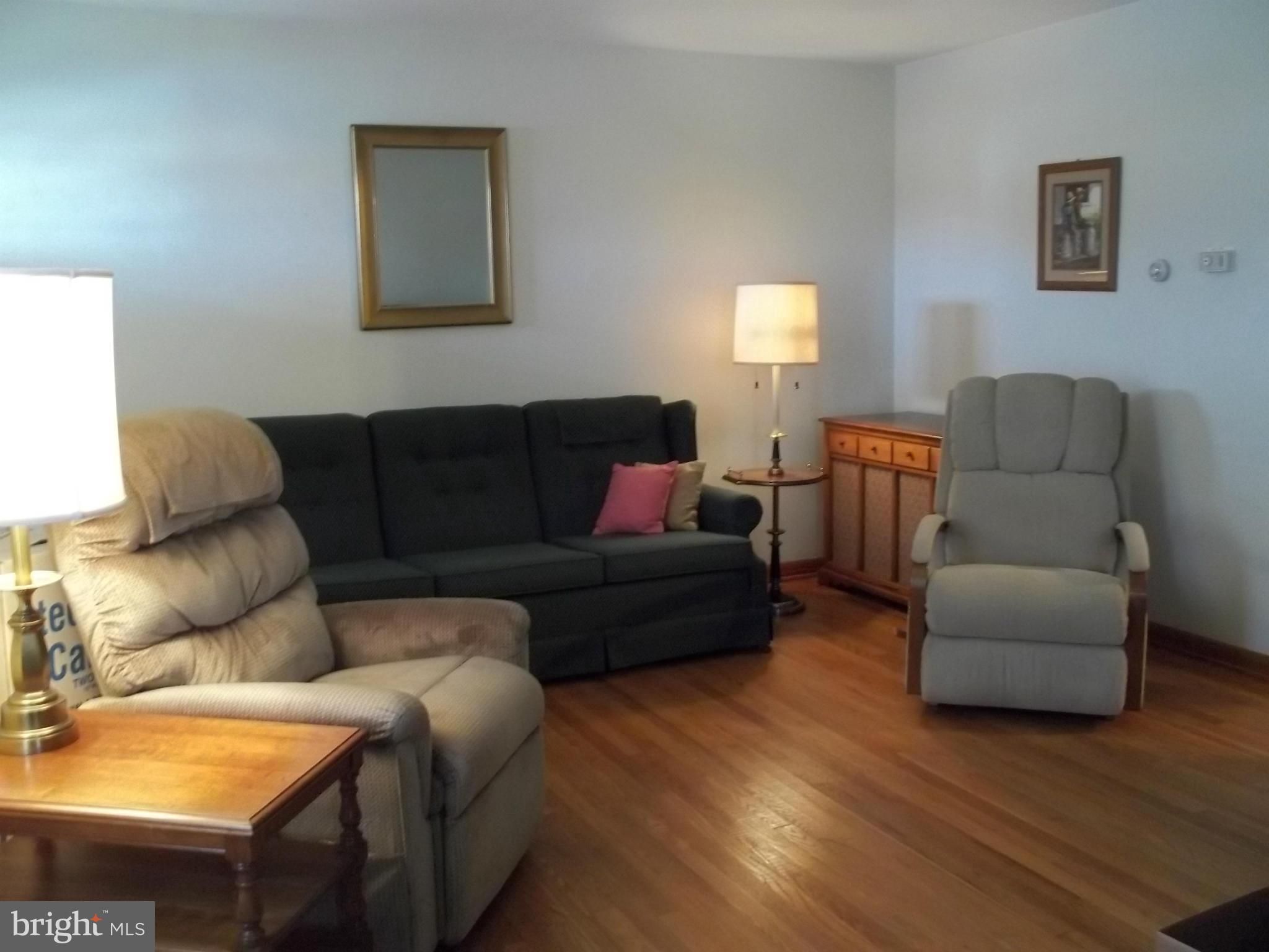 500 Warm Spring Road Chambersburg, PA 17202 - Photo 6 of 10 Living Room