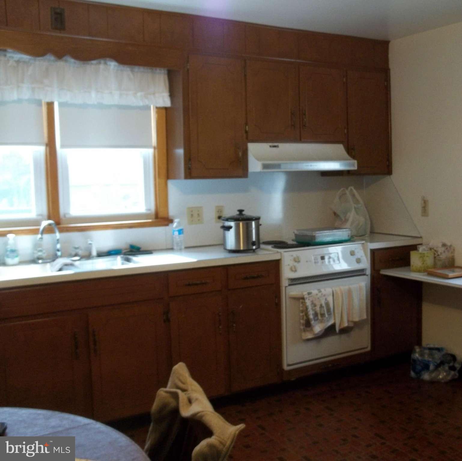 500 Warm Spring Road Chambersburg, PA 17202 - Photo 8 of 10 Kitchen