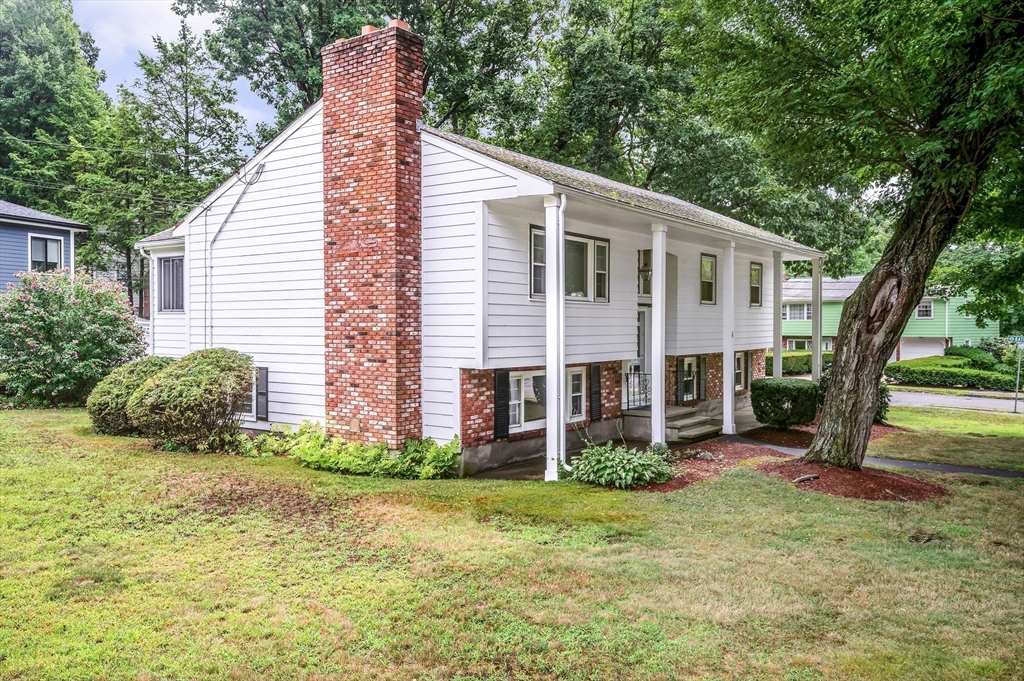4 Andrews Road Wakefield, MA 01880 - Photo 2 of 36 Gallery Image 2