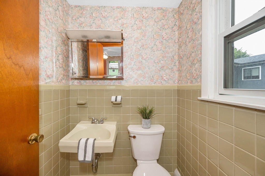 4 Andrews Road Wakefield, MA 01880 - Photo 26 of 36 Gallery Image 26