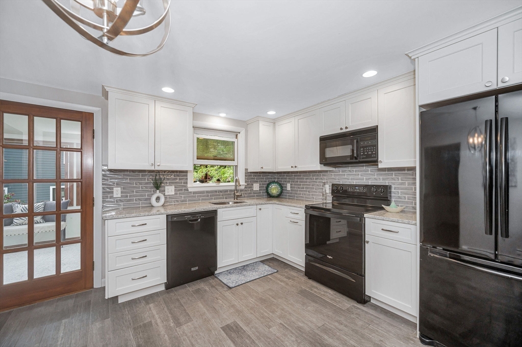 4 Andrews Road Wakefield, MA 01880 - Photo 4 of 36 Gallery Image 4