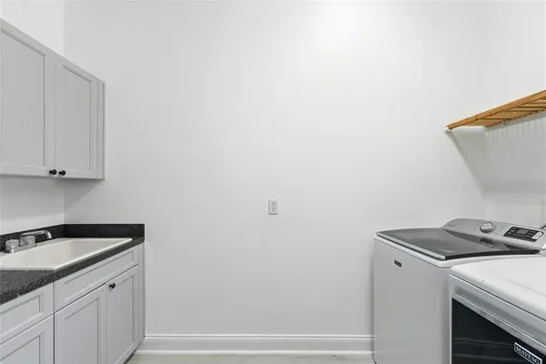 a view of utility room