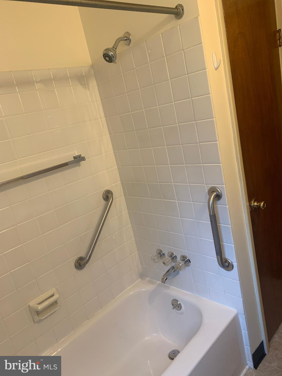 1462 Wayne Avenue York, PA 17403 - Photo 16 of 18 a bathroom with a bath tub