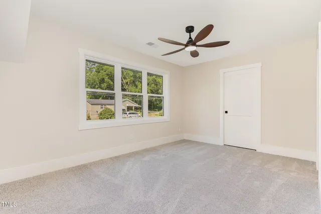 a view of empty room with window