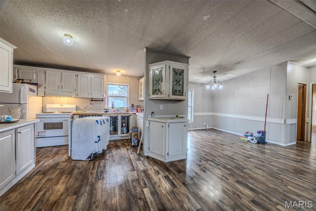 19456 Jewell Road Lebanon, MO 65536 - Photo 8 of 65