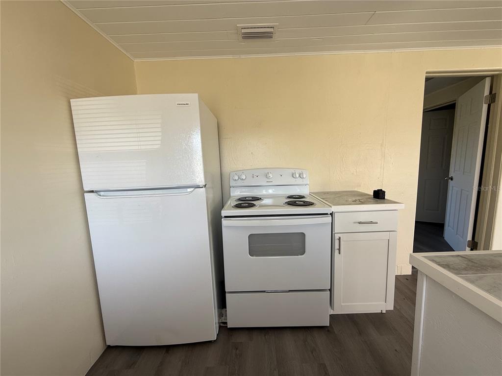 802 Ave L Southwest Winter Haven, FL 33880 - Photo 36 of 40