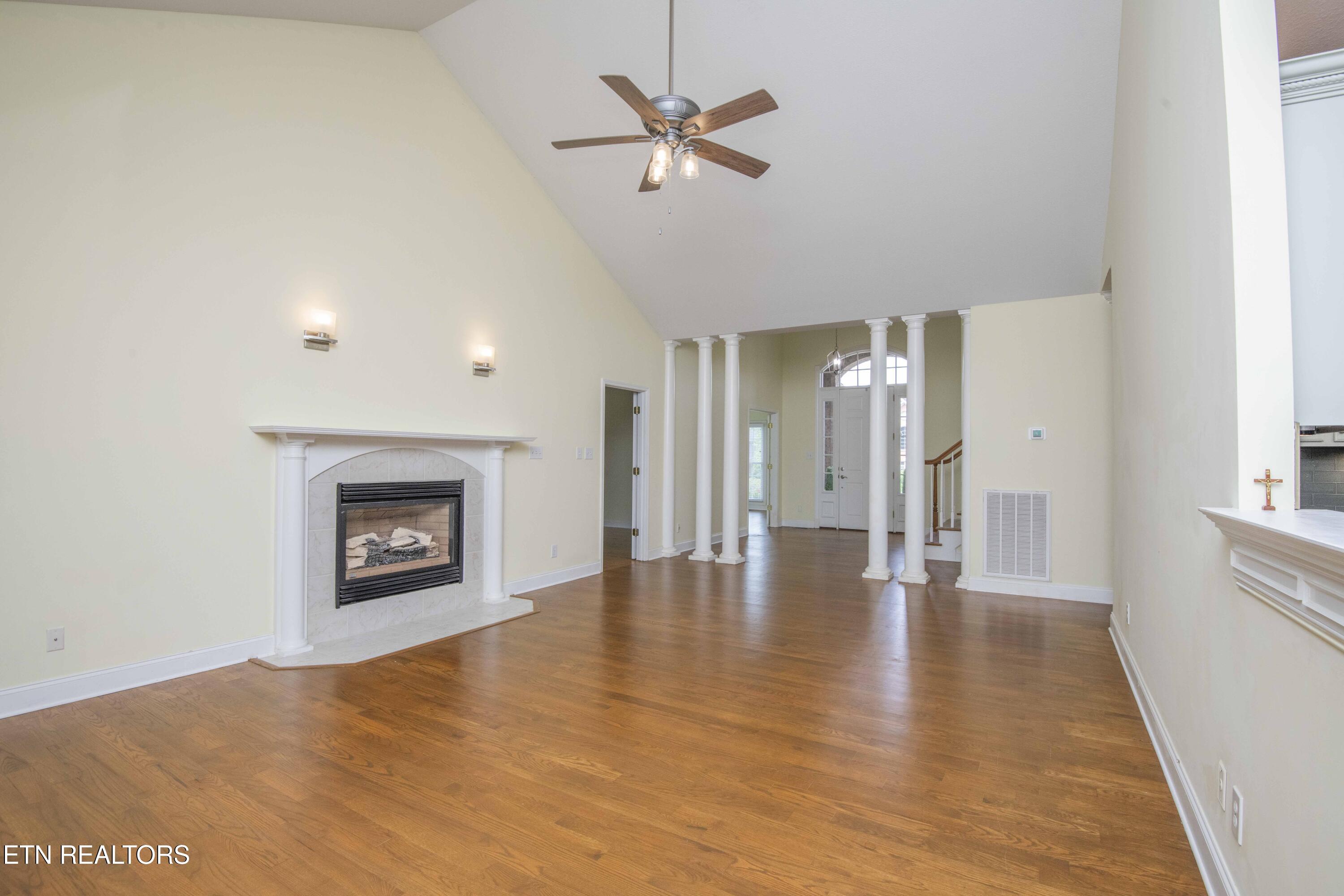 552 Windham Hill Road Knoxville, TN 37934 - Photo 13 of 60 living_1