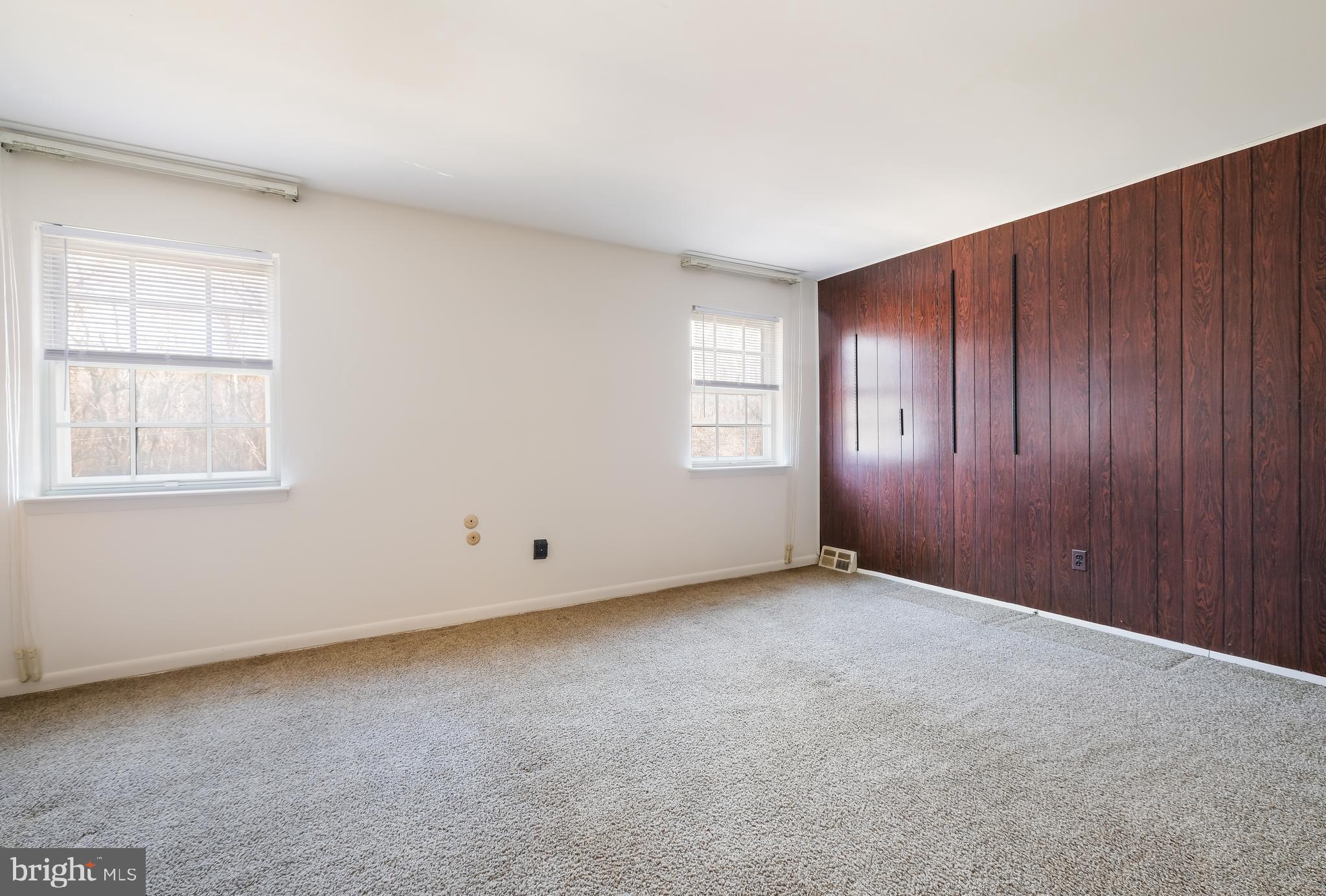 829 West Bells Mill Road Philadelphia, PA 19128 - Photo 20 of 33 Spacious master bedroom