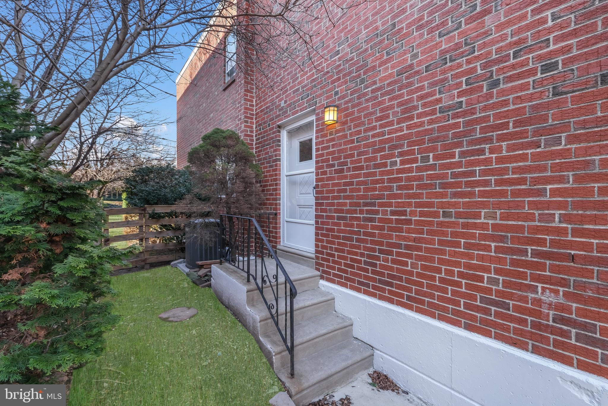 829 West Bells Mill Road Philadelphia, PA 19128 - Photo 3 of 33 Gallery Image 3