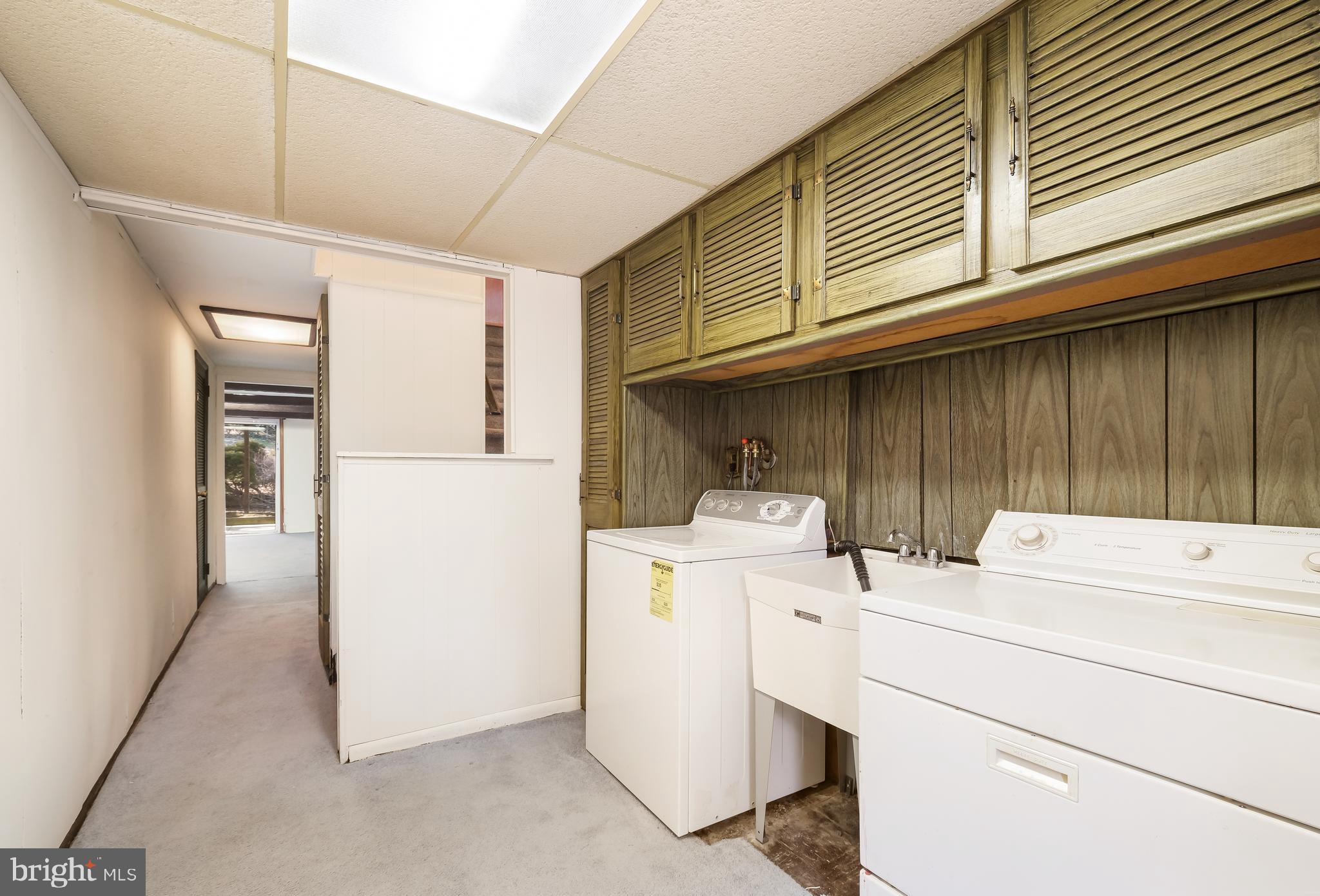 829 West Bells Mill Road Philadelphia, PA 19128 - Photo 22 of 33 Laundry room