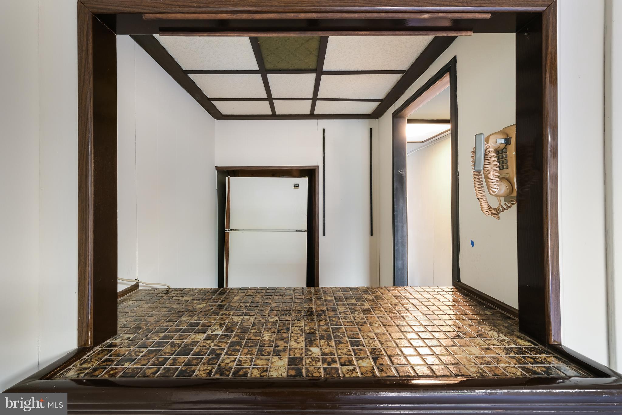 829 West Bells Mill Road Philadelphia, PA 19128 - Photo 24 of 33 nook for bar