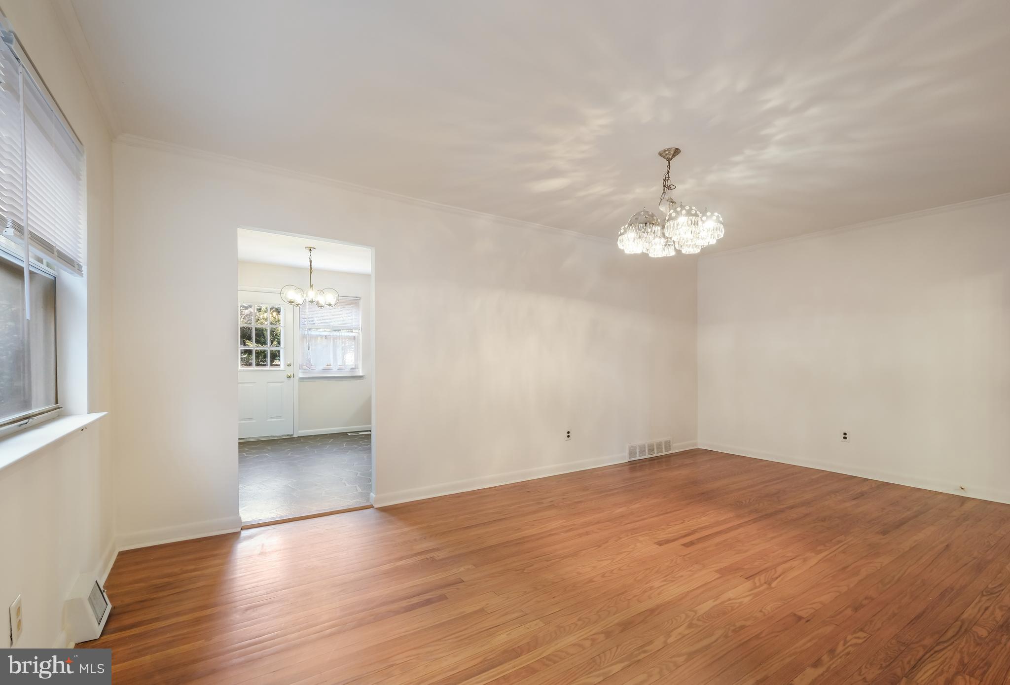 829 West Bells Mill Road Philadelphia, PA 19128 - Photo 10 of 33 Large dining room with hardwood floors