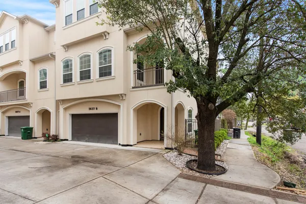 $3,200 | 5637 Kiam Street, Unit B, Houston, TX 77007