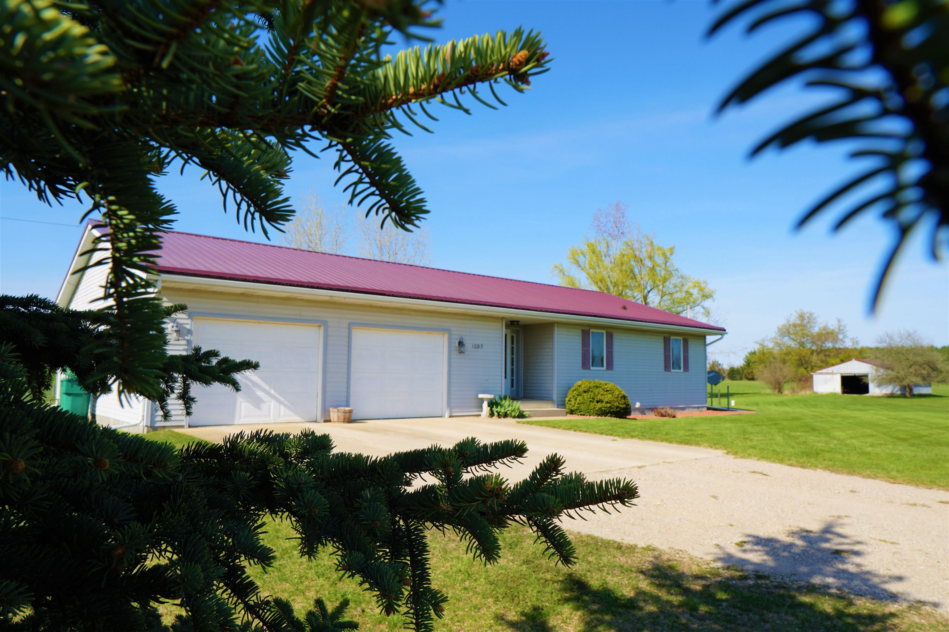 1095 East Walton Road Mount Pleasant, MI 48858 - Photo 24 of 29 1899571-23.JPG