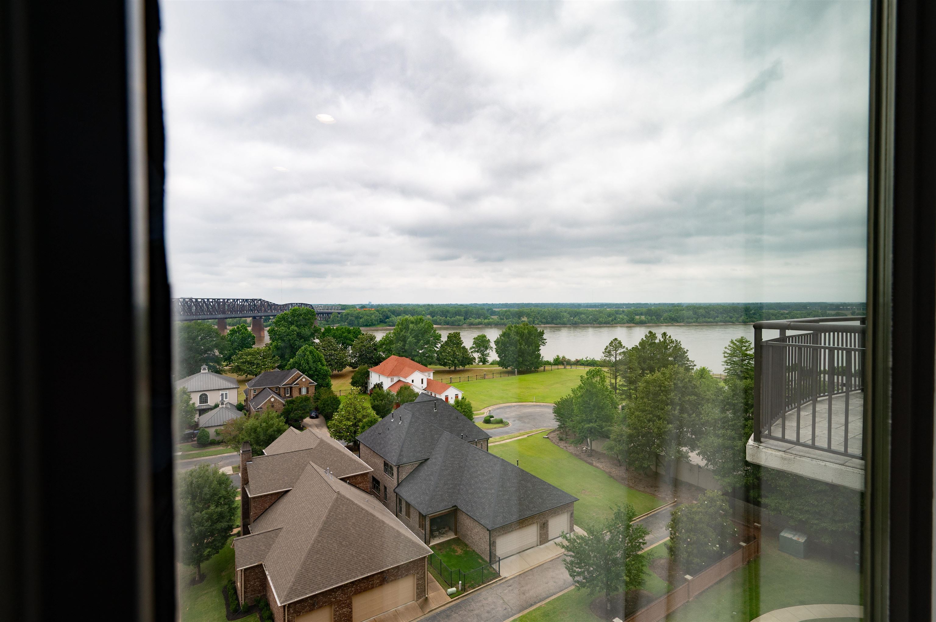 717 Riverside Drive, Unit 805/806 Memphis, TN 38103 - Photo 25 of 40