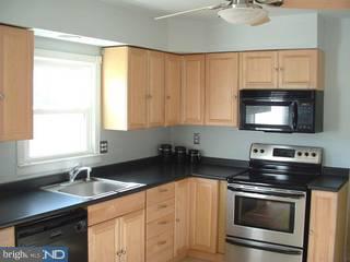 103 Redstone Ridge Deptford, NJ 08096 - Photo 2 of 5