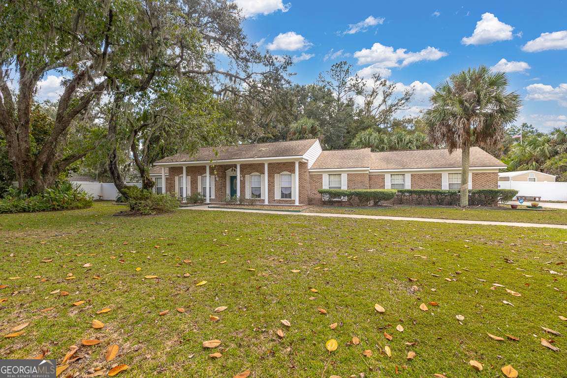 112 Meadows Way Brunswick, GA 31525 - Photo 2 of 31