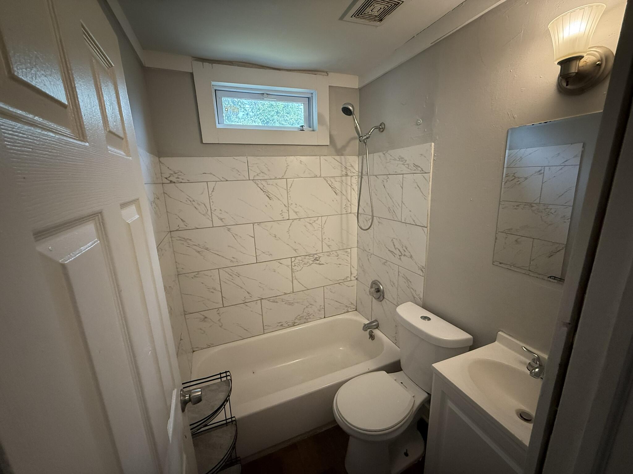 4744 North 49th Street Milwaukee, WI 53218 - Photo 4 of 10 IMG_8604