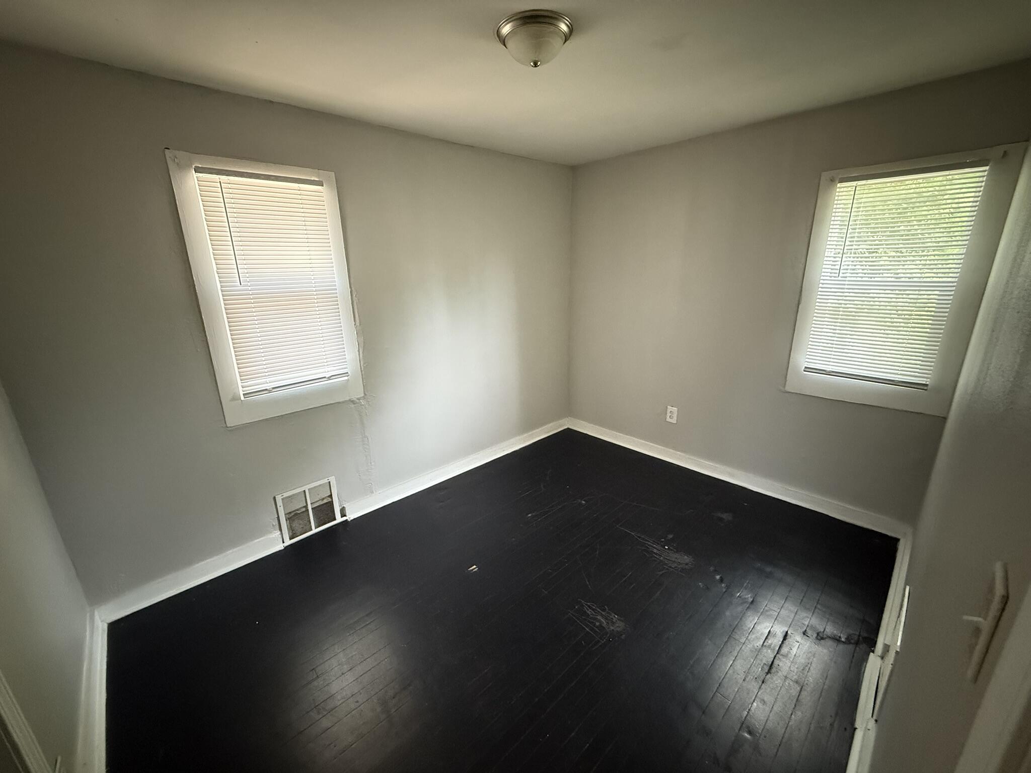 4744 North 49th Street Milwaukee, WI 53218 - Photo 5 of 10 IMG_8605