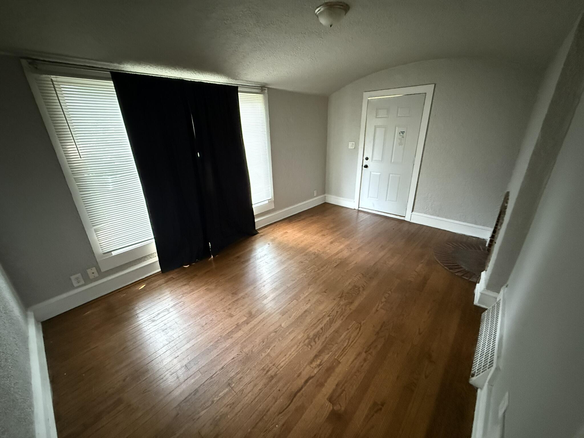 4744 North 49th Street Milwaukee, WI 53218 - Photo 7 of 10 IMG_8607