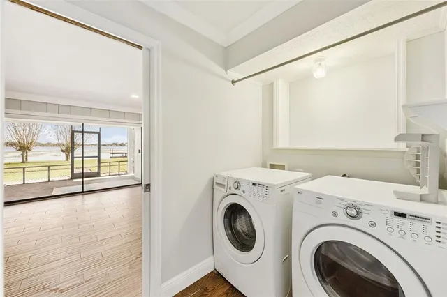 a view of a storage & utility room with washer and dryer