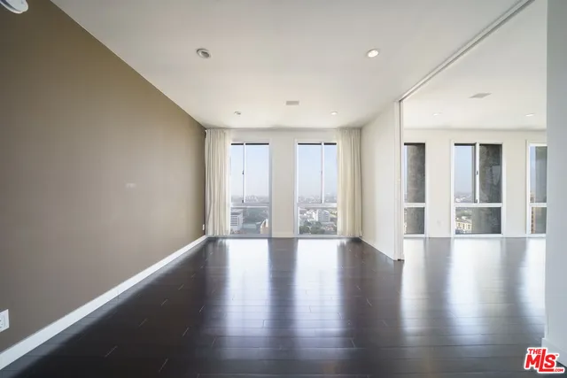 $4,000 | 800 West 1st Street, Unit 2110, Los Angeles, CA 90012