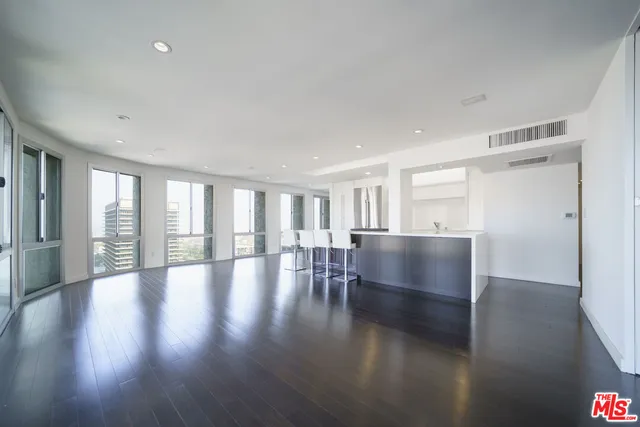 $4,000 | 800 West 1st Street, Unit 2110, Los Angeles, CA 90012