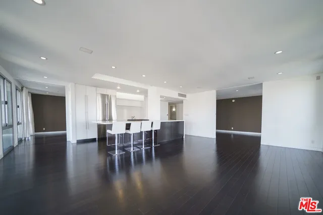 $4,000 | 800 West 1st Street, Unit 2110, Los Angeles, CA 90012