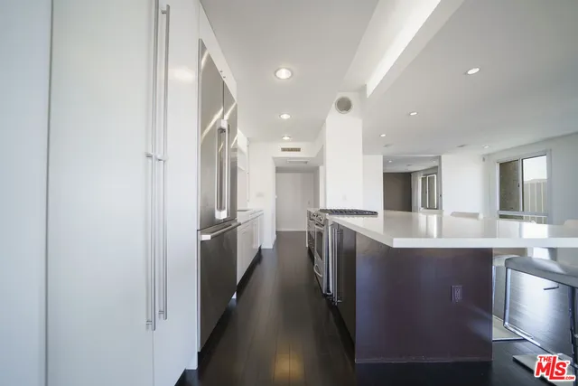 $4,000 | 800 West 1st Street, Unit 2110, Los Angeles, CA 90012