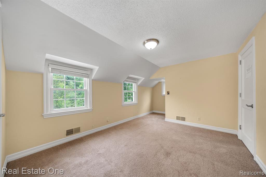 30600 Lahser Road Beverly Hills, MI 48025 - Photo 43 of 59