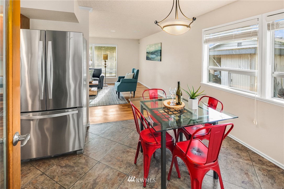 3324 Northeast 9th Street Renton, WA 98056 - Photo 11 of 29