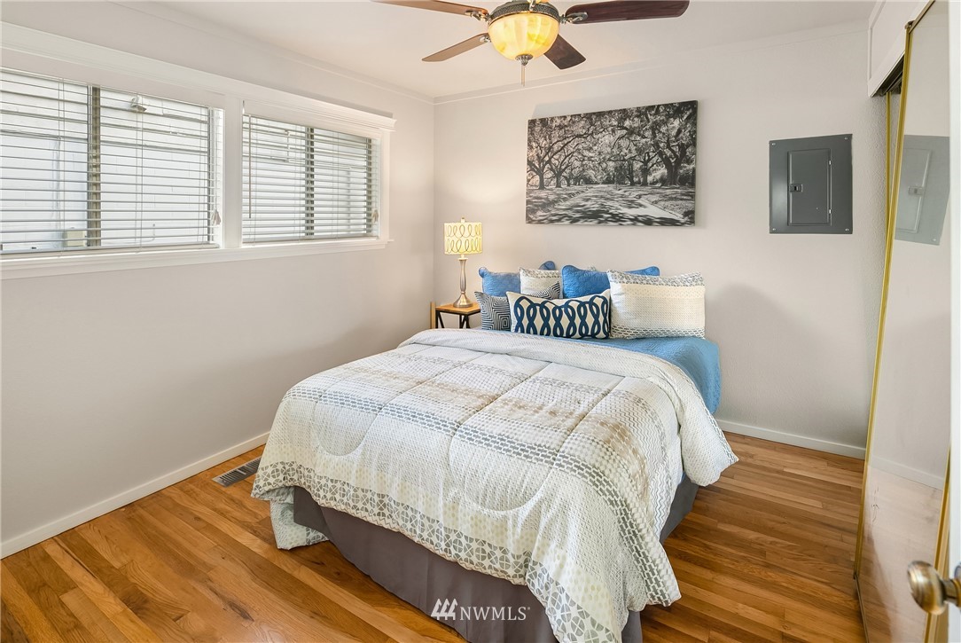 3324 Northeast 9th Street Renton, WA 98056 - Photo 17 of 29