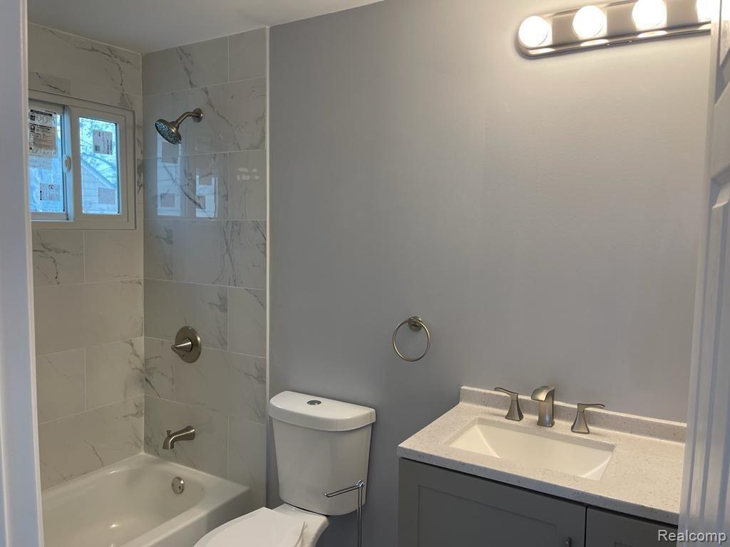17898 Common Road Roseville, MI 48066 - Photo 35 of 58 30.jpeg