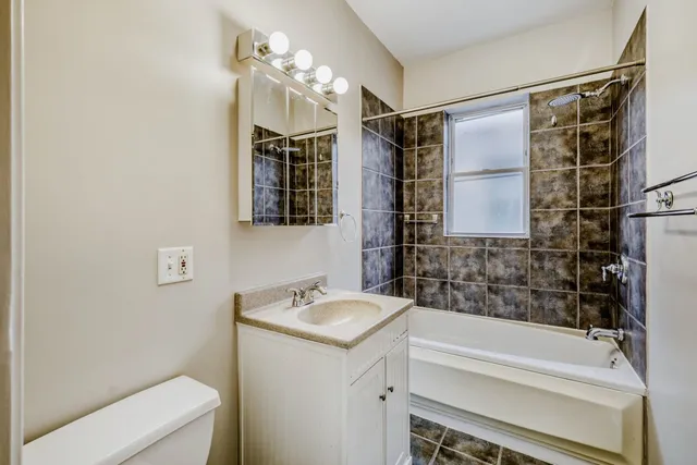 $175,000 | 1348 West Estes Avenue, Unit 3S, Chicago, IL 60626