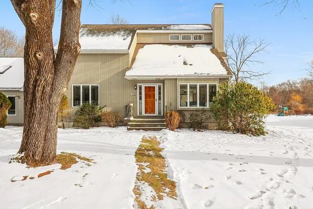 $899,900 | 21 South Bradford Road, Hingham, MA 02043
