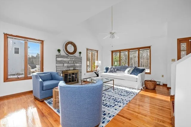 $899,900 | 21 South Bradford Road, Hingham, MA 02043