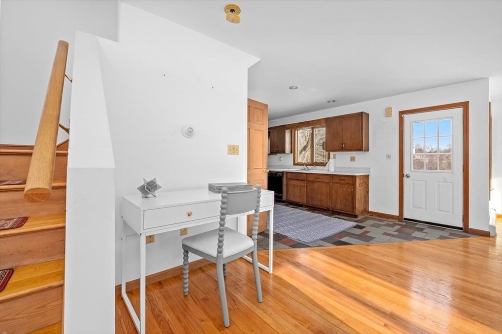 21 South Bradford Road Hingham, MA 02043 - Photo 8 of 37