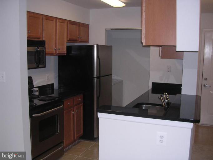 1781 Jonathan Way, Unit 1781A Reston, VA 20190 - Photo 3 of 19 Kitchen