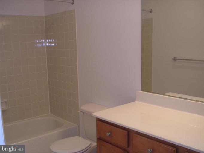 1781 Jonathan Way, Unit 1781A Reston, VA 20190 - Photo 7 of 19 Bath #1