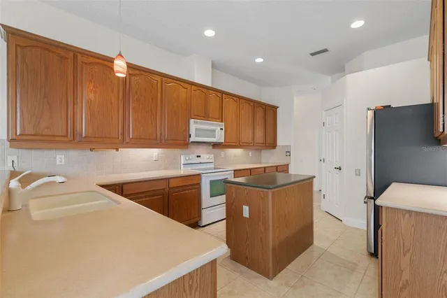 $650,000 | 10 Heron Drive, Palm Coast, FL 32137