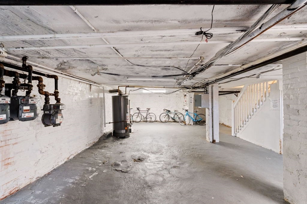 62 West Cedar Street, Unit 3 Boston, MA 02114 - Photo 17 of 18 a view of a garage