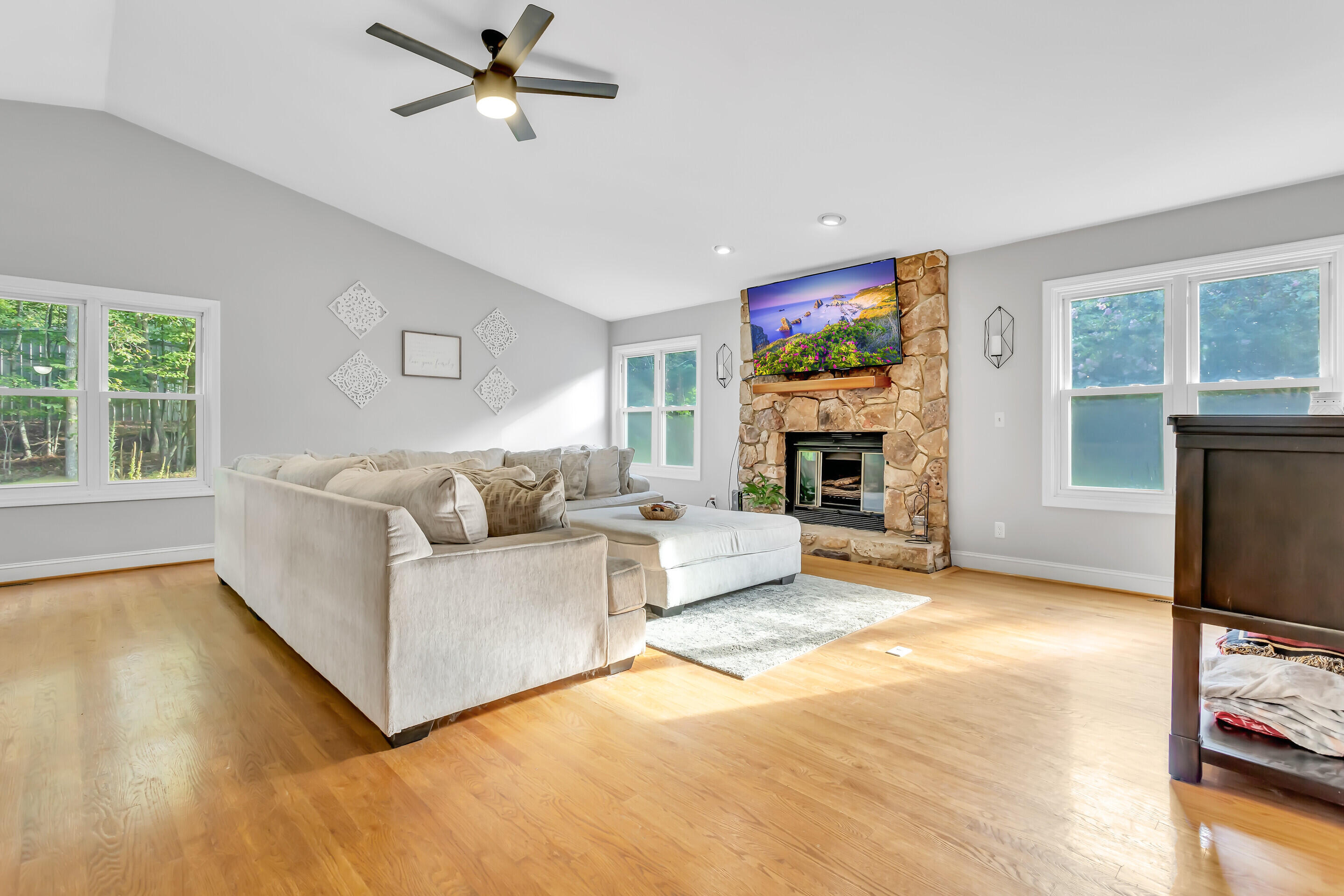 2224 Timberview Road Roanoke, VA 24019 - Photo 6 of 42 06_2224_Timberview_rd_06_mls